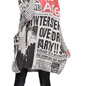 NEWSPAPER PRINT TUNIC SWEATER